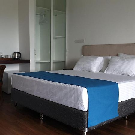 קנדי The Mountbatten Hotel מראה חיצוני תמונה